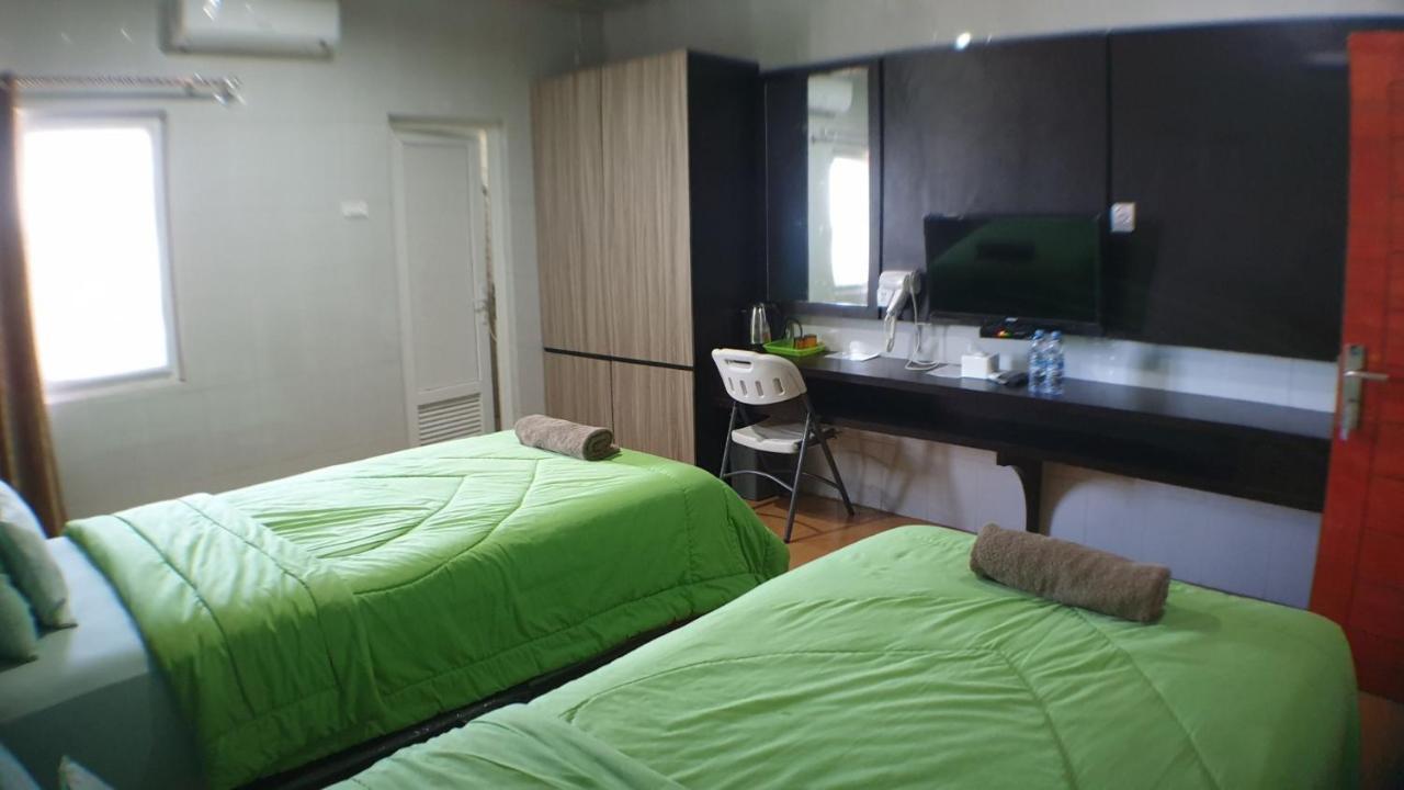 Nasional Hotel Gunungsitoli Eksteriør billede